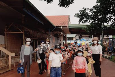 Học sinh lớp Lá đi tham quan trãi nghiệm trường Tiểu học Hà Huy Tập, năm học 2021-2022